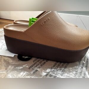 Crocs Women’s “Dylan” platform clog. 
Size 7 color sepia. Never worn!